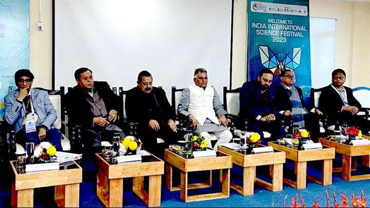 तकनीकी शिक्षा मंत्री श्री परमार ने "भारत अंतर्राष्ट्रीय विज्ञान महोत्सव" में सहभागिता की